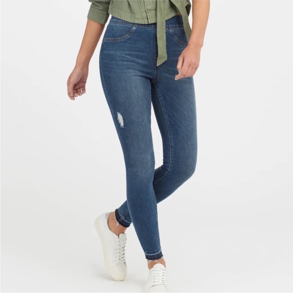 SPANX Distressed Pull On Ankle Skinny Jeans (20203) Medium Wash ~Medium ~EUC